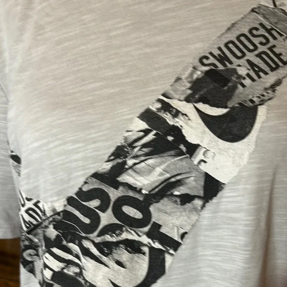 Nike Men's Gray Graphic T-Shirt - Picture 3 of 6